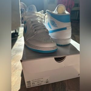 Jordan 1 Mid UNC W11 M9.5